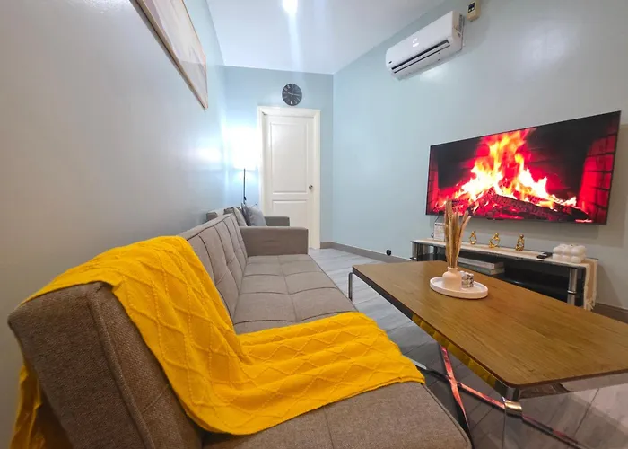 Apartment Cozy 1-br In Makati With Pool, Gym, Wifi, Netflix, Great Views *