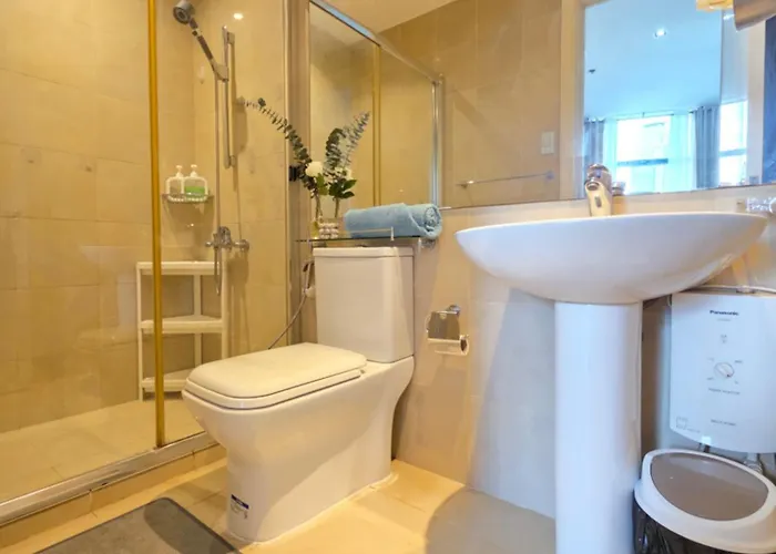 Apartment Cozy 1-br In Makati With Pool, Gym, Wifi, Netflix, Great Views *