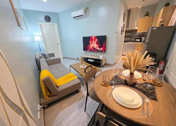 Cozy 1-br In Makati With Pool, Gym, Wifi, Netflix, Great Views Apartment