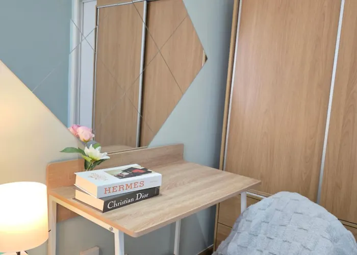 Cozy 1-br In Makati With Pool, Gym, Wifi, Netflix, Great Views Manila