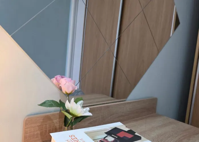 Cozy 1-br In Makati With Pool, Gym, Wifi, Netflix, Great Views