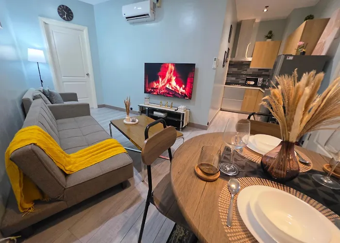 Cozy 1-br In Makati With Pool, Gym, Wifi, Netflix, Great Views Apartment *