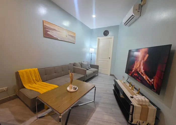 Apartment Cozy 1-br In Makati With Pool, Gym, Wifi, Netflix, Great Views *