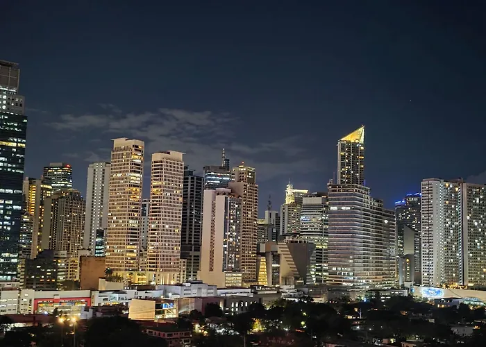 Apartment Cozy 1-br In Makati With Pool, Gym, Wifi, Netflix, Great Views *