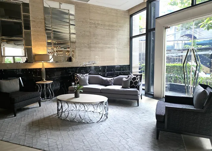 Apartment Cozy 1-br In Makati With Pool, Gym, Wifi, Netflix, Great Views *