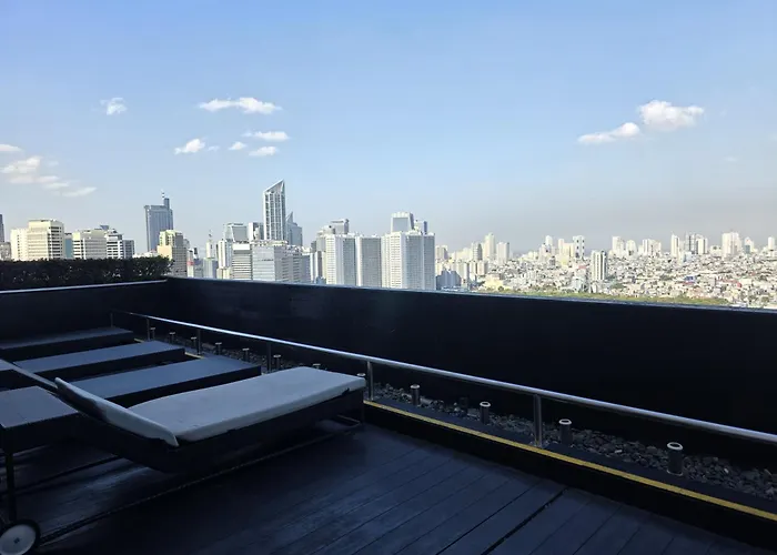 Cozy 1-br In Makati With Pool, Gym, Wifi, Netflix, Great Views Manila