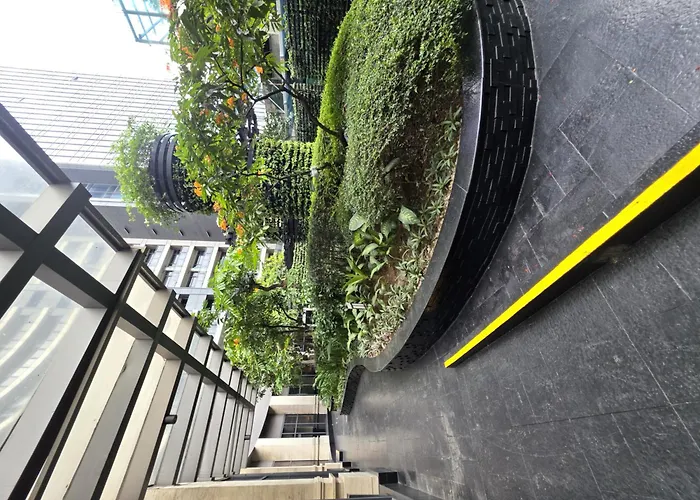 Cozy 1-br In Makati With Pool, Gym, Wifi, Netflix, Great Views * Manila