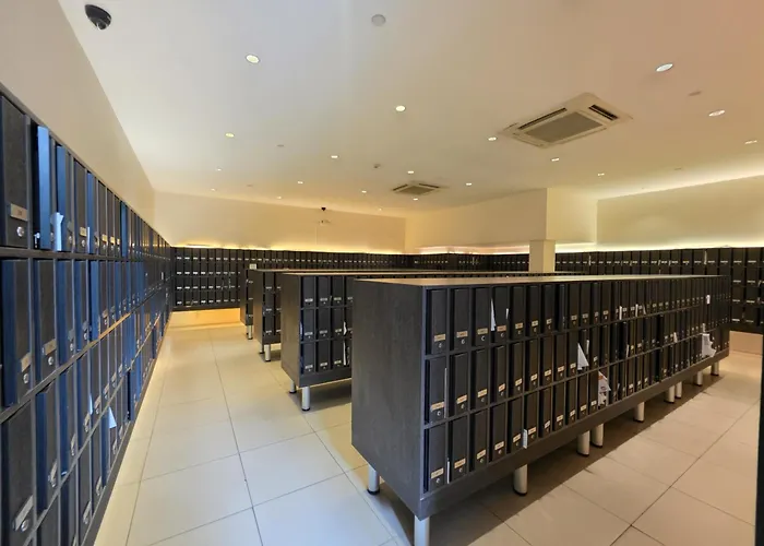 Apartment Cozy 1-br In Makati With Pool, Gym, Wifi, Netflix, Great Views Manila